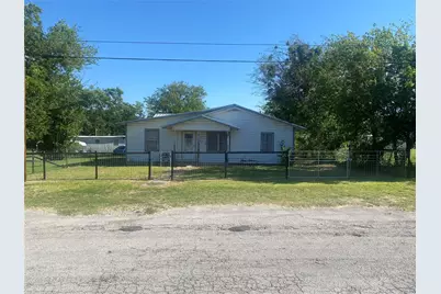 1604 5th Street, Goldthwaite, TX 76844 - Photo 1