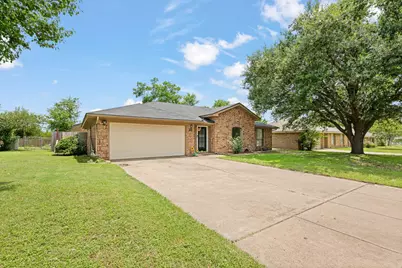 1215 Sandstone Drive, Cleburne, TX 76033 - Photo 1