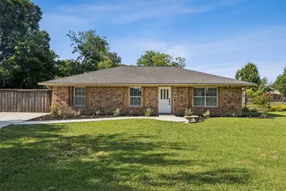 321 Malero Drive, Grand Prairie, TX 75051 - Photo 1