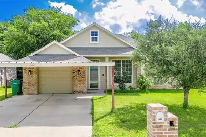 132 Tomahawk Drive, Lacy Lakeview, TX 76705 - Photo 1