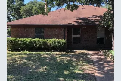 7010 Lincoln Drive, North Richland Hills, TX 76182 - Photo 1