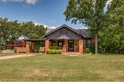 613 N Grand Avenue, Waxahachie, TX 75165 - Photo 1