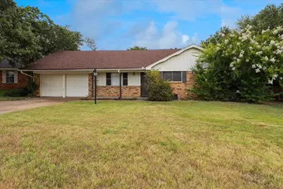 93 Regents Park, Bedford, TX 76022 - Photo 1