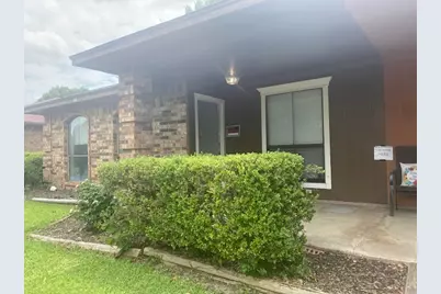 118 E Amberway Lane, Garland, TX 75040 - Photo 1