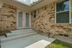 1310 Kingsbridge Dr, Garland, TX 75040 - Photo 23