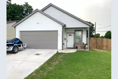 321 NW 15th Street, Grand Prairie, TX 75050 - Photo 1