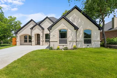 1806 Avenue F, Grand Prairie, TX 75051 - Photo 1