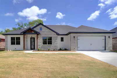 817 E 2nd Street, Weatherford, TX 76086 - Photo 1