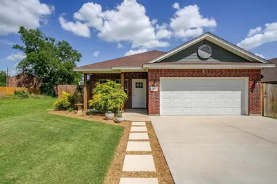 1105 S Fannin Street, Alvarado, TX 76009 - Photo 1