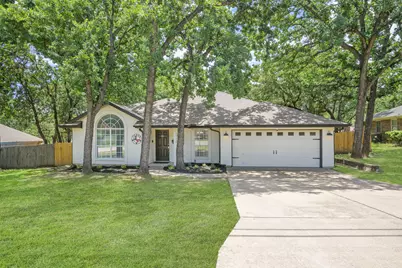 1112 Lakeview Drive, Azle, TX 76020 - Photo 1