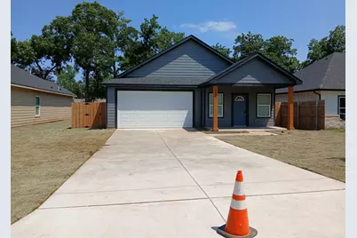 1027 W Coffin Street, Denison, TX 75020 - Photo 1