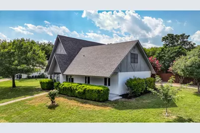 1723 W Doyle Street, Granbury, TX 76048 - Photo 1