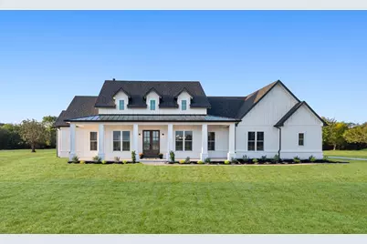 310 Clubhouse Drive, Corsicana, TX 75109 - Photo 1