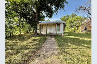 1016 SE 3rd Street, Mineral Wells, TX 76067 - Photo 1