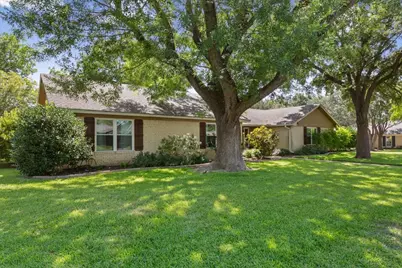 601 Ivy Ann Drive, Woodway, TX 76712 - Photo 1