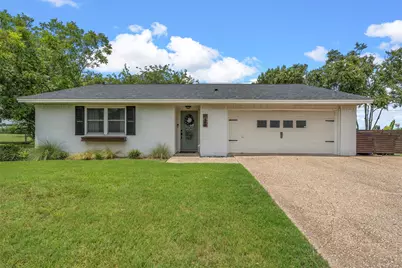 128 Thompson Circle, Lorena, TX 76655 - Photo 1