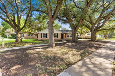 1301 N 34th Street, Waco, TX 76707 - Photo 1