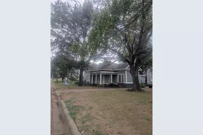 105 W Oak Street, Olney, TX 76374 - Photo 1