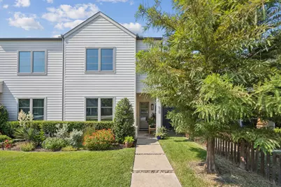 625 W 8th Street, Dallas, TX 75208 - Photo 1