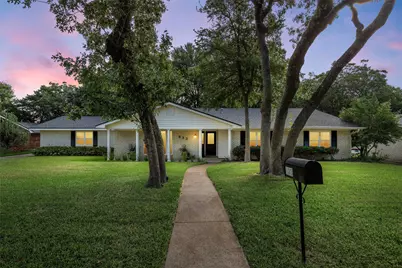 833 Arlington Drive, Woodway, TX 76712 - Photo 1