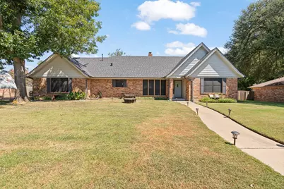 831 S Ridgeway Drive, Cleburne, TX 76033 - Photo 1