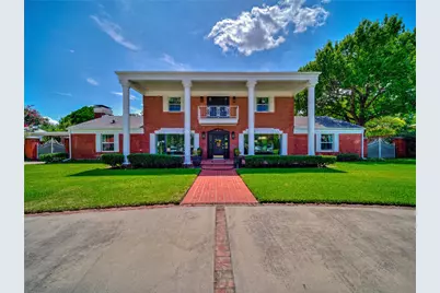 210 E Northgate Drive, Irving, TX 75062 - Photo 1