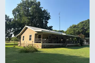 500 S Puryear Street, Saint Jo, TX 76265 - Photo 1