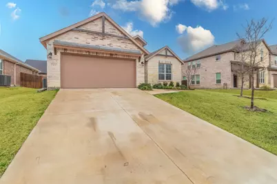 717 Woodcrest Drive, Ennis, TX 75119 - Photo 1