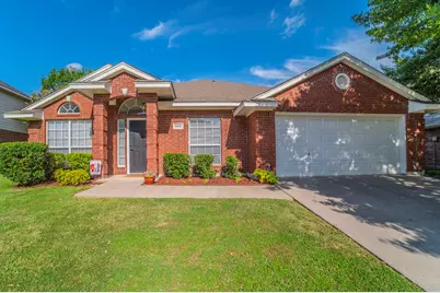 6405 Redstone Drive, Arlington, TX 76001 - Photo 1
