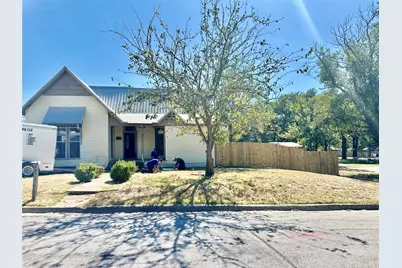 116 E 4th Street, Weatherford, TX 76086 - Photo 1