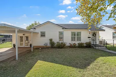 1011 Pierce Street, McGregor, TX 76657 - Photo 1