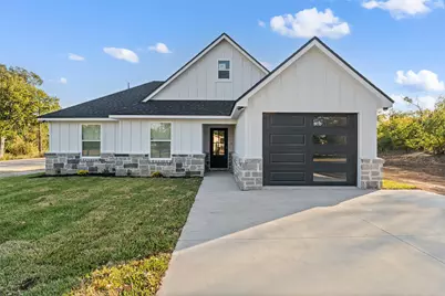 300 Arthur Street, McGregor, TX 76657 - Photo 1