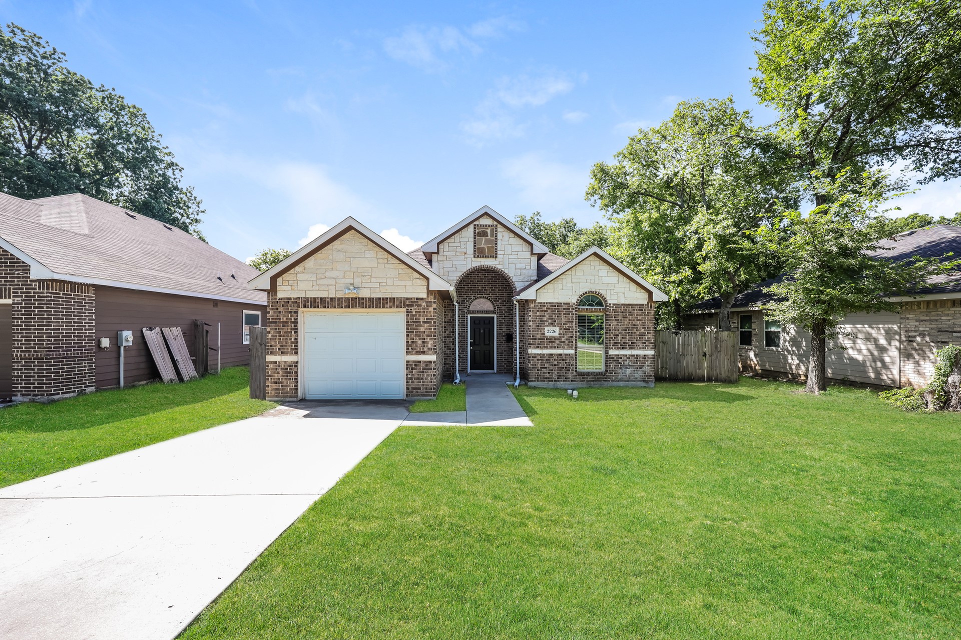 2226 Moffatt Ave, Dallas, TX 75216 - MLS 21095722 - Coldwell Banker