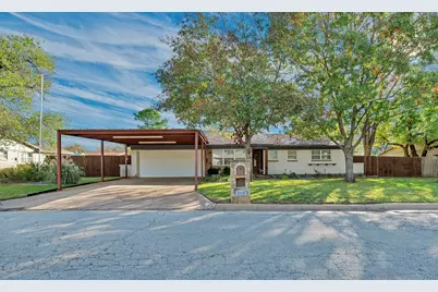 2105 22nd Avenue, Mineral Wells, TX 76067 - Photo 1