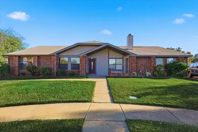 102 Gray Oak Court, Euless, TX 76039 - Photo 1