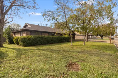 208 N Harrison Street, McGregor, TX 76657 - Photo 1