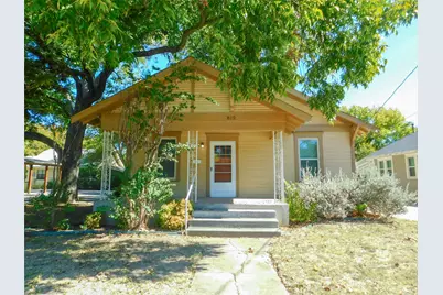 812 N Elm Street, Denton, TX 76201 - Photo 1