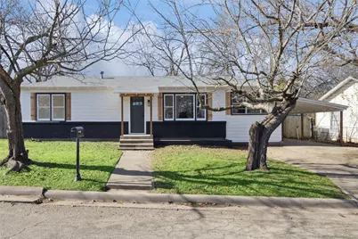 1301 N Douglas Avenue, Cleburne, TX 76033 - Photo 1