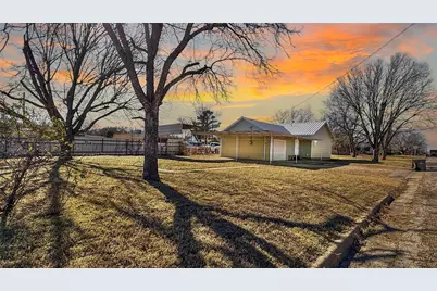 415 Colorado Avenue, Graham, TX 76450 - Photo 1