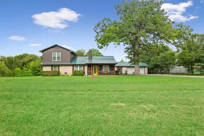 103 Spring Oak Street, Lacy Lakeview, TX 76705 - Photo 1
