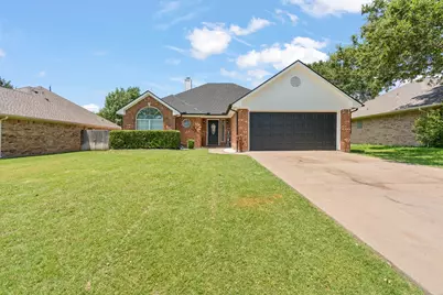 1404 Hyde Park Boulevard, Cleburne, TX 76033 - Photo 1