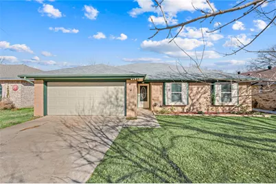 110 Renfro Street, Grand Prairie, TX 75051 - Photo 1