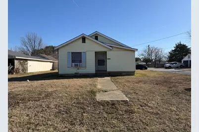 636 S Center Street, Grand Prairie, TX 75051 - Photo 1