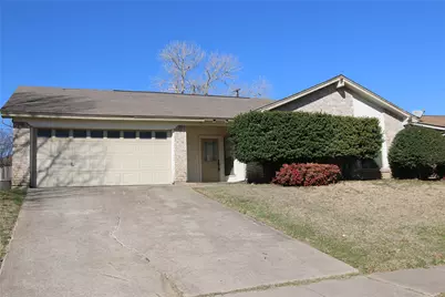 902 Rockwall Drive, Euless, TX 76039 - Photo 1