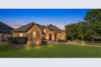 2717 S Shady Lane, Arlington, TX 76001 - Photo 1