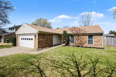 1024 S Riverside Drive, Grapevine, TX 76051 - Photo 1