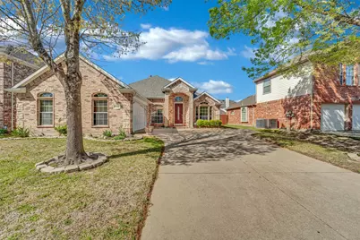 2720 Eastland Drive, Grand Prairie, TX 75052 - Photo 1