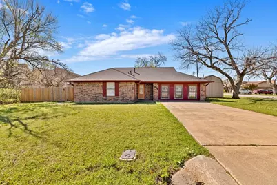 1010 Bolivar Street, Sanger, TX 76266 - Photo 1