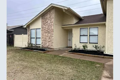 5326 Creek Valley Drive, Arlington, TX 76018 - Photo 1