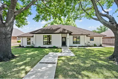 621 Evergreen Drive, Hurst, TX 76054 - Photo 1
